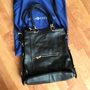 Large leather purse. In excellent condition.